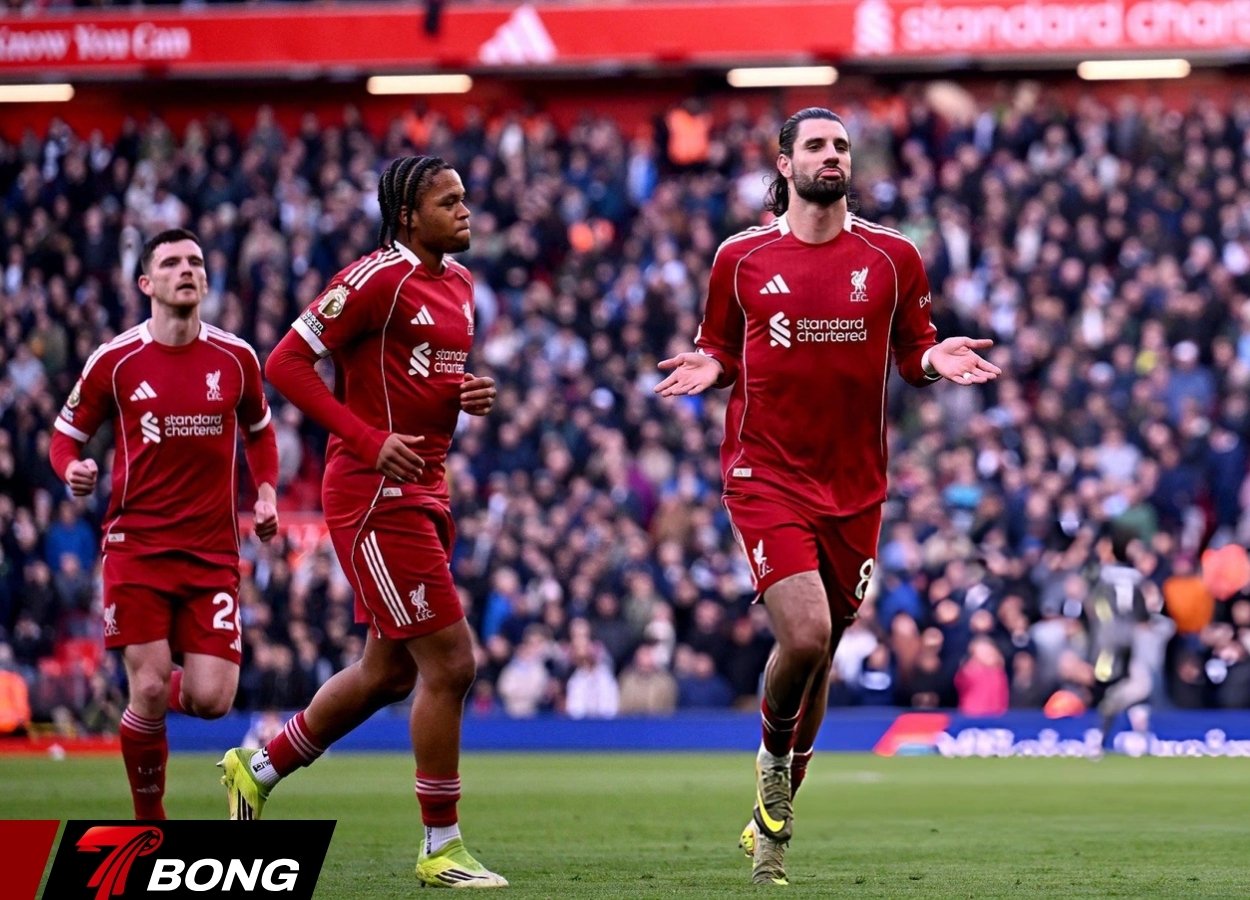 Dominik Szoboszlai ăn mừng sau khi ghi bàn mở tỷ số